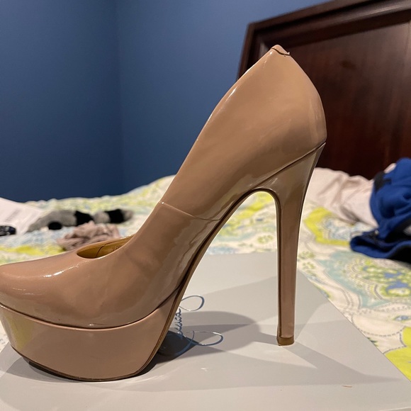 Shoes - Picture 5 of 8